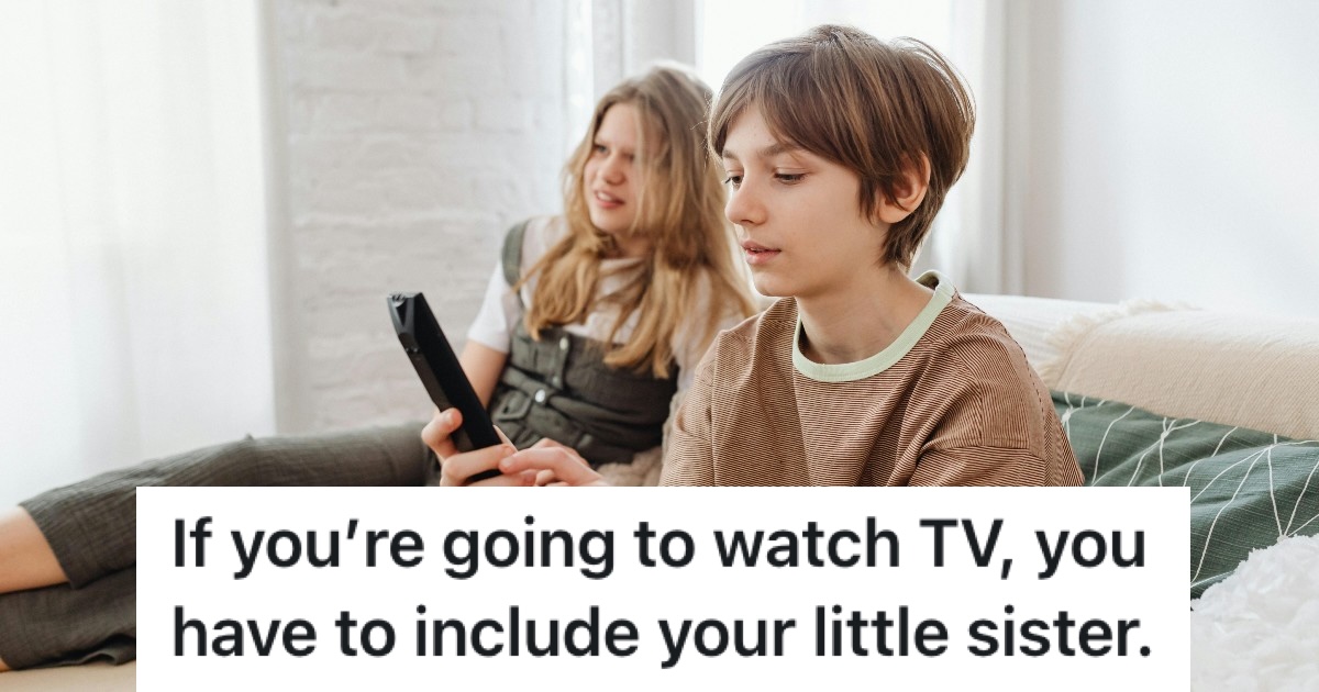 They Were Forced To Share The TV With Their Siblings, So They Chose The Least Appealing TV Shows Possible two siblings watching television
