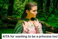 Teen Wants To Dress As A Princess At The Renaissance Fair, But Her Friends Say It’ll Ruin Their Costume Dynamic