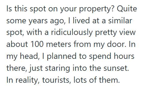 Ruins 3 Resident Was Enjoying Her Neighborhood’s Scenic Ruins, But Visiting Photographers Tried To Get Her To Move Out Of The Way