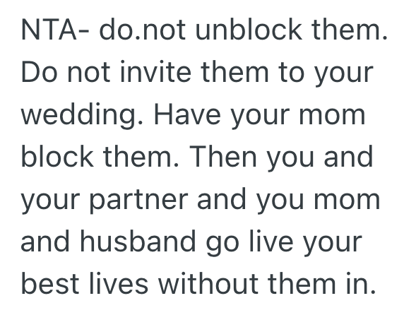 Screenshot 2025 11 04 at 10.28.14 PM Womans Cousins Are Upset That They Werent Invited To Her Moms Wedding, So She Blocked Them On Social Media