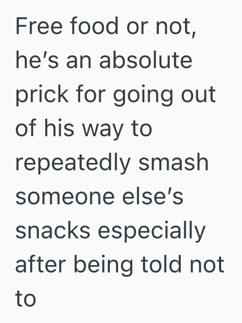Screenshot 2025 11 05 at 10.47.59 PM His Coworker Always Jokingly Crushes His Chocolate Bar, So This Fed Up Man Got Back At Him By Filling His Jacket Pockets With Crushed Chips