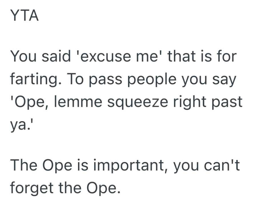 Screenshot 2025 11 06 at 10.17.08 PM e1762485502252 Office Worker Politely Says “Excuse Me” In A Crowded Store Aisle, But When No One Moves, They Decide to Squeeze Through Anyway