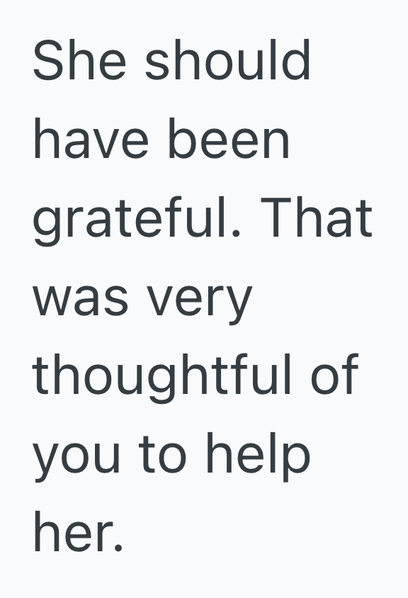 Screenshot 2025 11 07 at 4.31.12 PM Shopper Offered To Help A Woman Find Leggings In Her Size, But The Stranger Got Upset When She Realized She Didn’t Work There