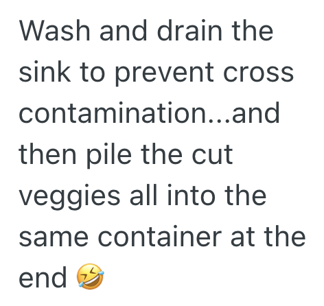 Screenshot 2025 11 07 at 5.02.17 PM Grocery Store Employee Makes The Vegetable Trays Look Super Fancy, But The Supervisor Thinks This Extra Work Is Taking Too Long And Demands The Employee Make The Trays Exactly As Directed