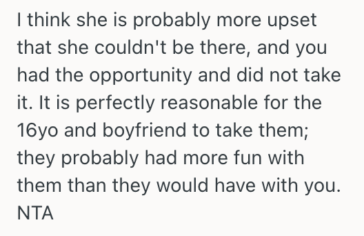 Screenshot 2025 11 13 at 10.29.10 PM Dad Was Too Sick To Take His Kids Trick Or Treating, So He Asked His Teenage Daughter To Take Her Younger Siblings Instead