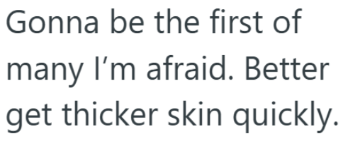 Screenshot 1 b9b65d Woman Who Has Just Started Her First Retail Job Encountered Her First Rude Customer, But When She Called The Manager, Other Customers Were Kind