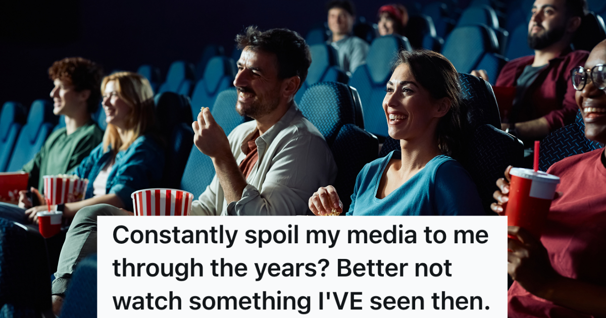 Annoying Friends Like To Drop Spoilers About New Games, Movies And TV Shows, But One Friend Finally Had The Opportunity To Turn The Tables people sitting inside a movie theater