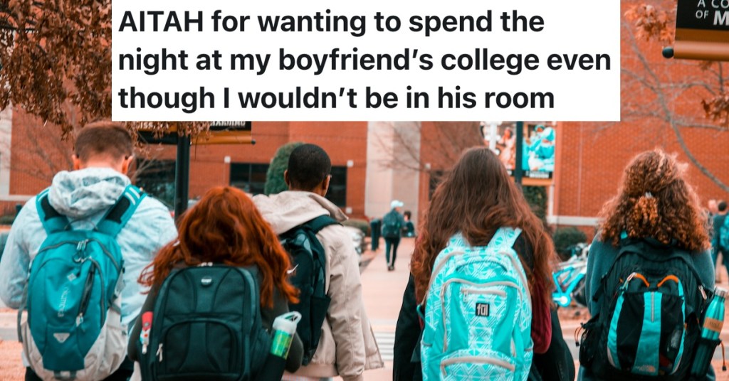 students walking into college with backpacks on