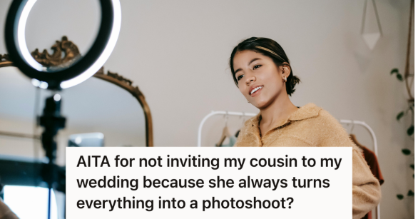 influencer woman recording with a ring light