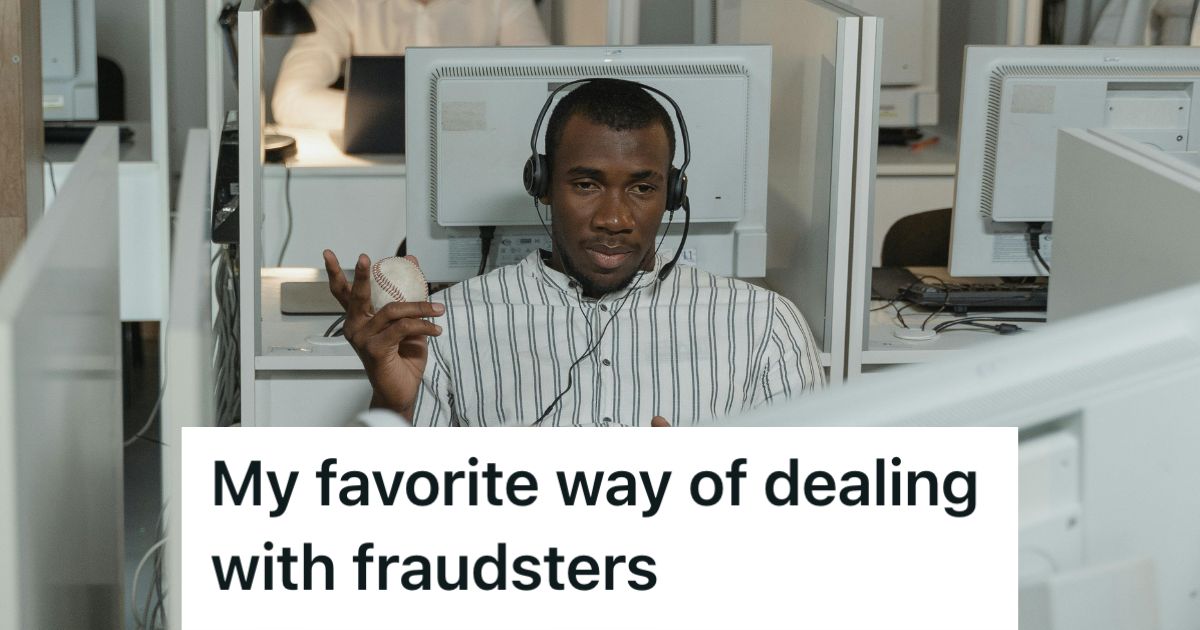 Call Center Employee Is Fed Up With Scammers, So He Came Up With The Perfect Script To Deal With Them Man wearing headphones working in an office