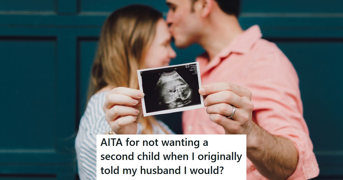 Couple with ultrasound picture