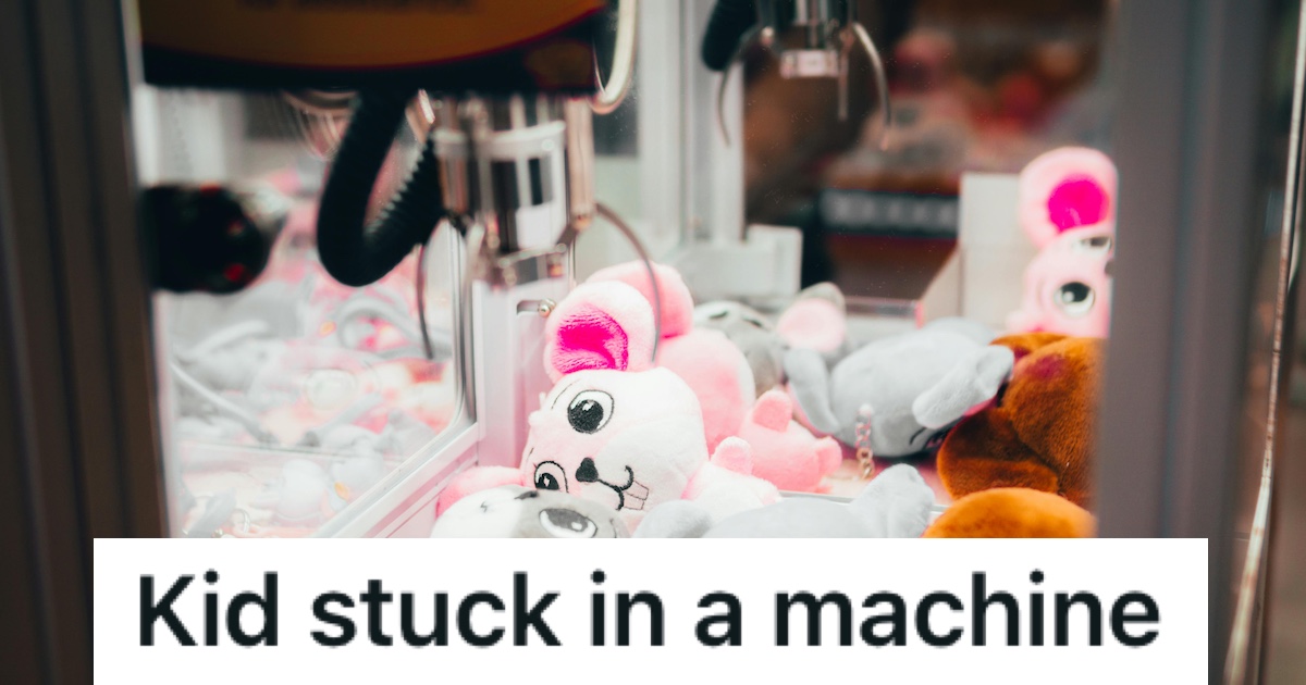 Employee Was Used To Customers Refusing To Control Their Kids, But Then One Of Them Actually Got Stuck Inside The Claw Machine