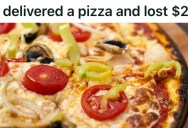 Pizza Delivery Guy Turned Up At An Old Couple’s House, And When He Realized They Only Had $5, He Gave Them The Other $25 Out Of His Own Pocket.
