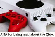 Woman And Her Boyfriend’s Kids Pooled Their Money To Buy Him An Xbox Series S, But After Leaving It Unopened For A Year, He Finally Admitted He Wanted The ‘Series X’ And Blamed Her For Not Asking First