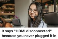 Young Woman Can’t Figure Out A Laptop Issue, So An IT Pro Found A Simple Fix That Even A Child Could Understand