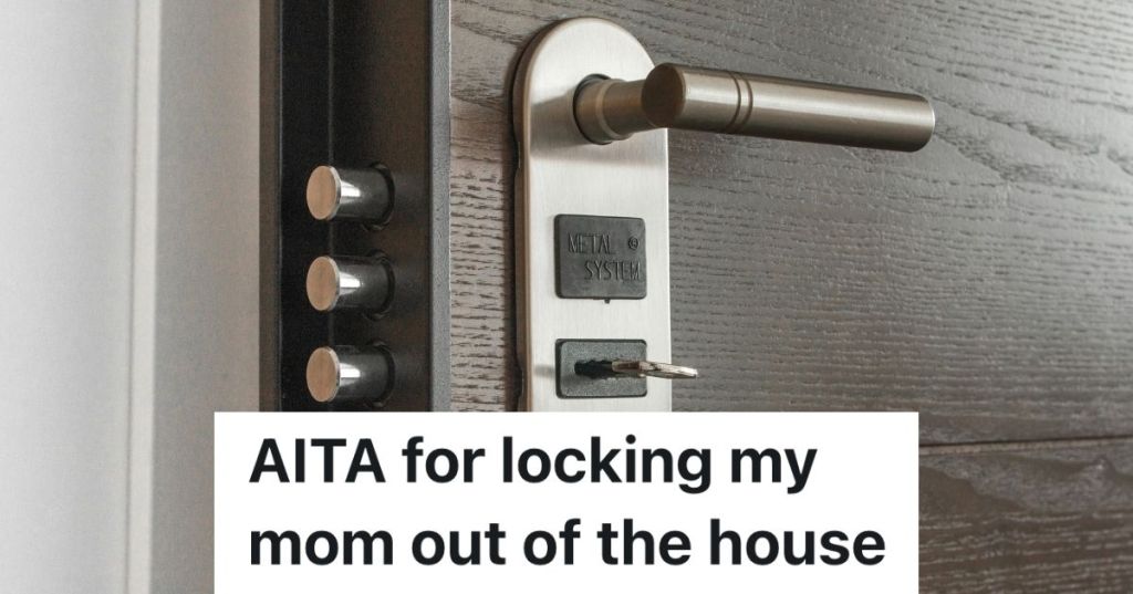 Lockable door with many locks