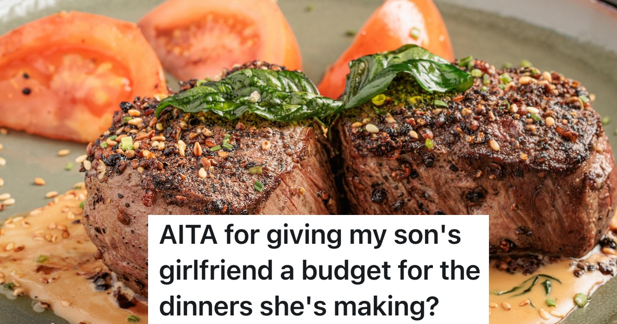 steak dinner with tomatoes