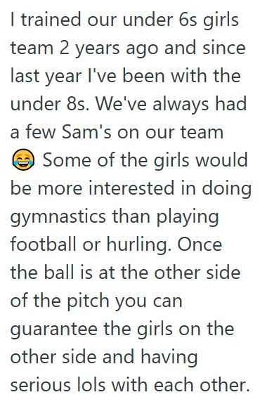 Comentario 2 111 Kids Una madre seguía gritándole al entrenador de fútbol que dejara a su hijo en el juego, pero cuando el entrenador lo hizo, el niño rápidamente se distrajo