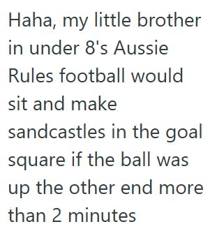 Comentario 3 109 Niños Una madre seguía gritándole al entrenador de fútbol que dejara a su hijo en el juego, pero cuando el entrenador lo hizo, el pequeño se distrajo rápidamente