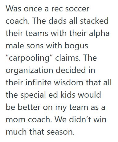 Comentario 4 64 Niños Una madre seguía gritándole al entrenador de fútbol que dejara a su hijo en el juego, pero cuando el entrenador lo hizo, el pequeño se distrajo rápidamente