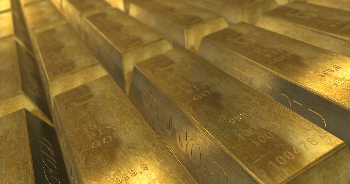 Heres Why There Are 500,000 Gold Bars Stored On Manhattans Bedrock, And 400,000 Deep Below The Pavements Of London Rows of gold bars