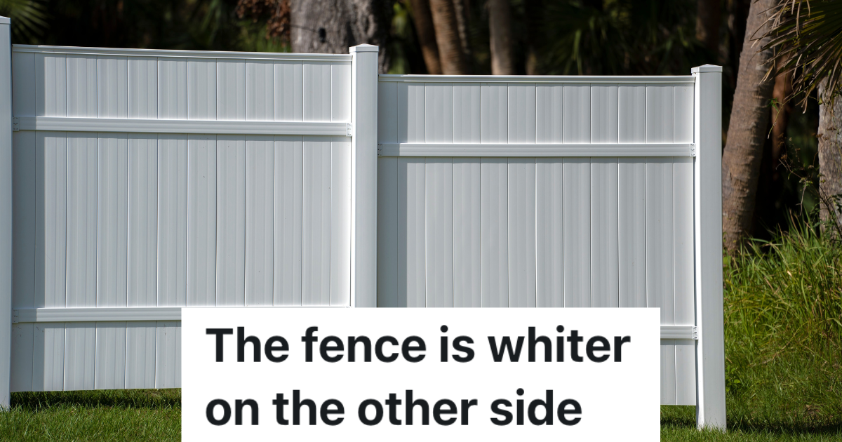 white vinyl privacy fence