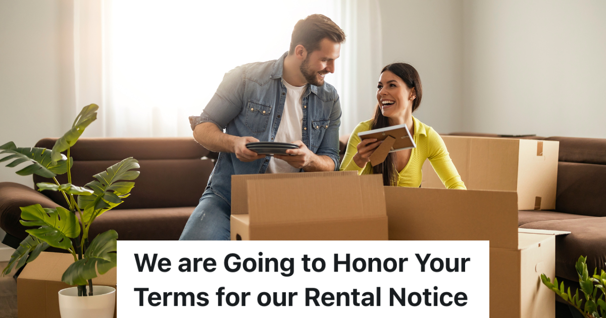 couple packing moving boxes