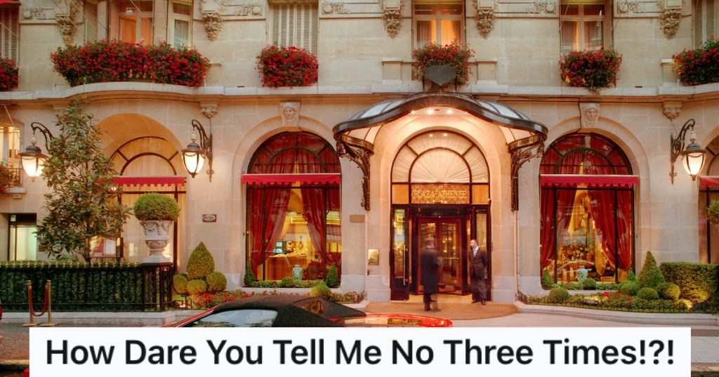 The front of a fancy hotel