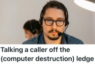 Tech Helpdesk Worker Receives A Call From A Frustrated Employee, And Just By Showing Her Some Empathy, He Ends Up Winning An Award