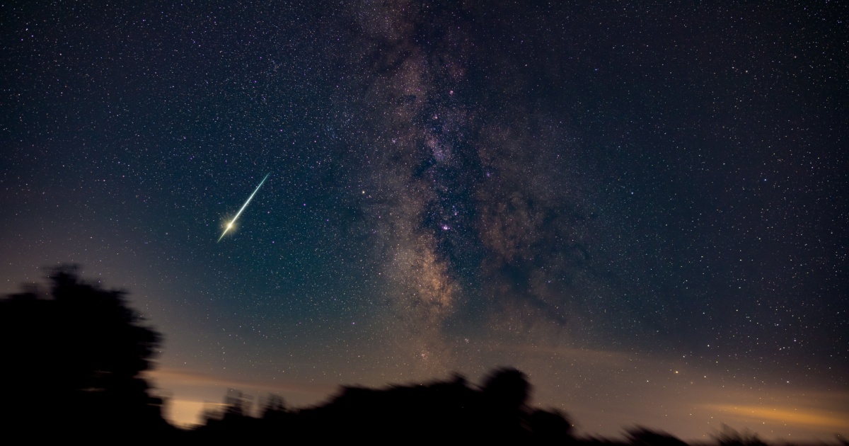 From the Heavens to the Hallway: The Insane Story of a Meteorite That Survived Entry and Hit a House Meteor From the Heavens to the Hallway: The Insane Story of a Meteorite That Survived Entry and Hit a House
