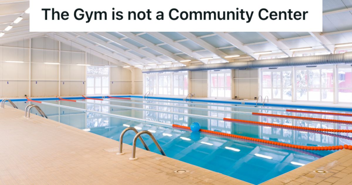 An empty indoor swimming pool