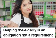 A Customer Gave A Grocery Store Worker A Hard Time Because They Didn’t Help Her Put The Items From Her Cart On To The Checkout Belt