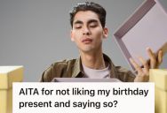 Man’s Team Ignored Every Clue About His Taste And Got Him An Ugly Dog Garland Gift, And When He Refused To Pretend He Liked It, It Caused A Stir In The Office