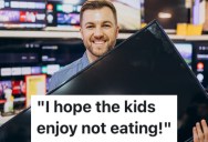 Customers Tried To Get a A Discount On A TV, But A Retail Worker Wouldn’t Give It To Them