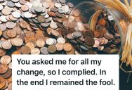 College Student Spent Over A Year Hearing A Homeless Man Ask For Spare Change Every Day, So He Finally Dumped Two Gallons Of Coins Into His Sweatshirt All At Once