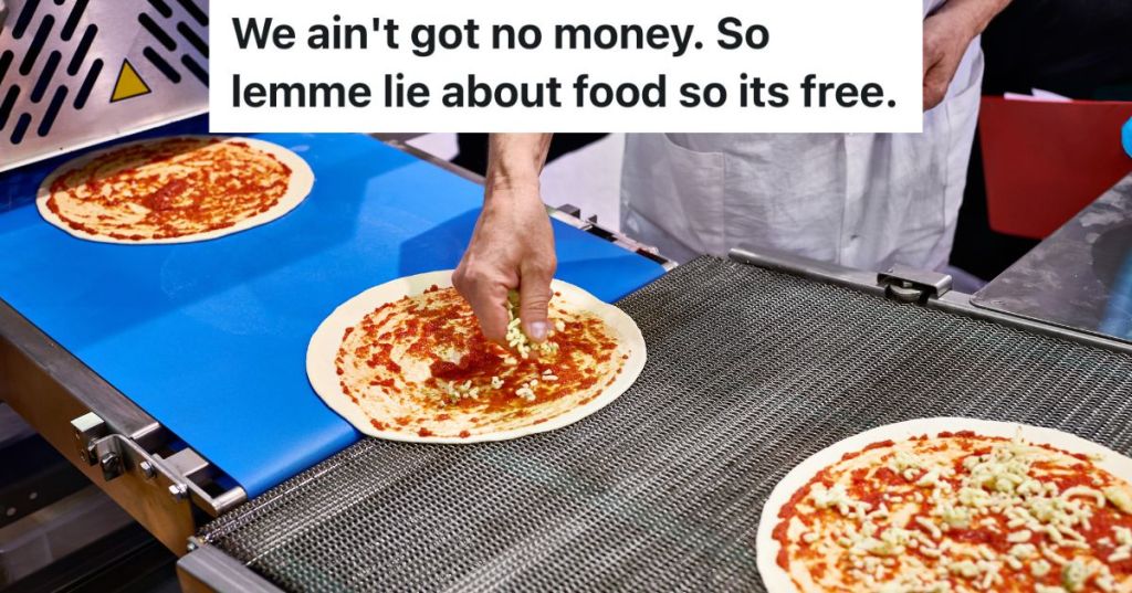 employee making pizzas