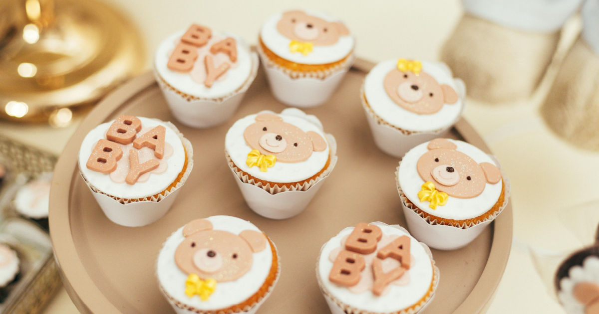 baby shower cupcakes
