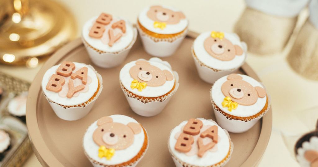 baby shower cupcakes