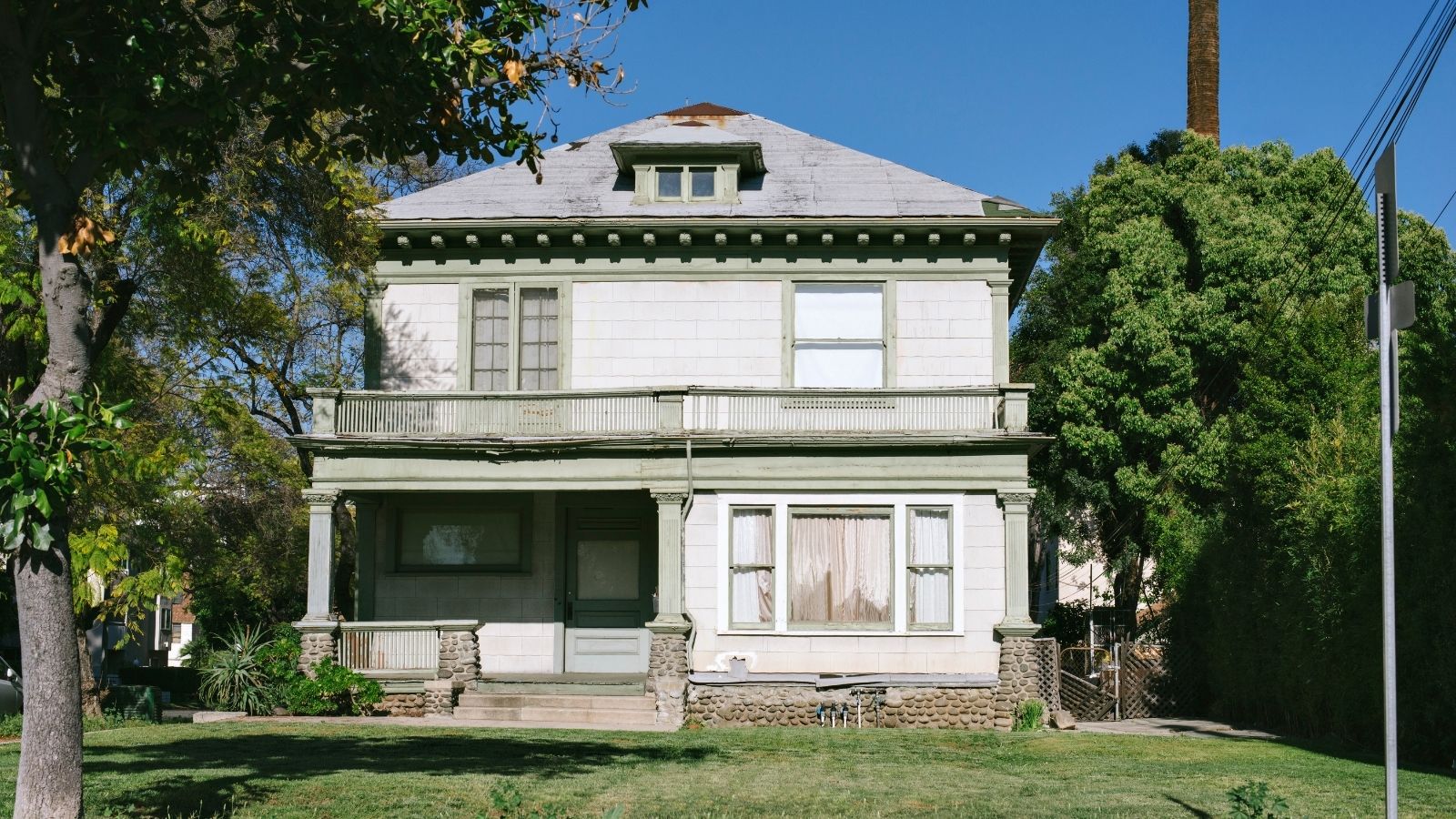 Their Landlord Refused to Fix Anything in Their Rental — So They Left It in the Same Disrepair When They Moved Out bad landlord
