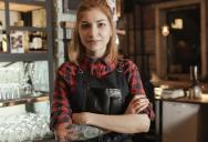 The Double-Take Crisis: How a Server’s Friendly Memory Accidentally Threatened a Customer’s Relationship