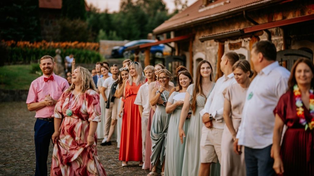 guests at outdoor wedding