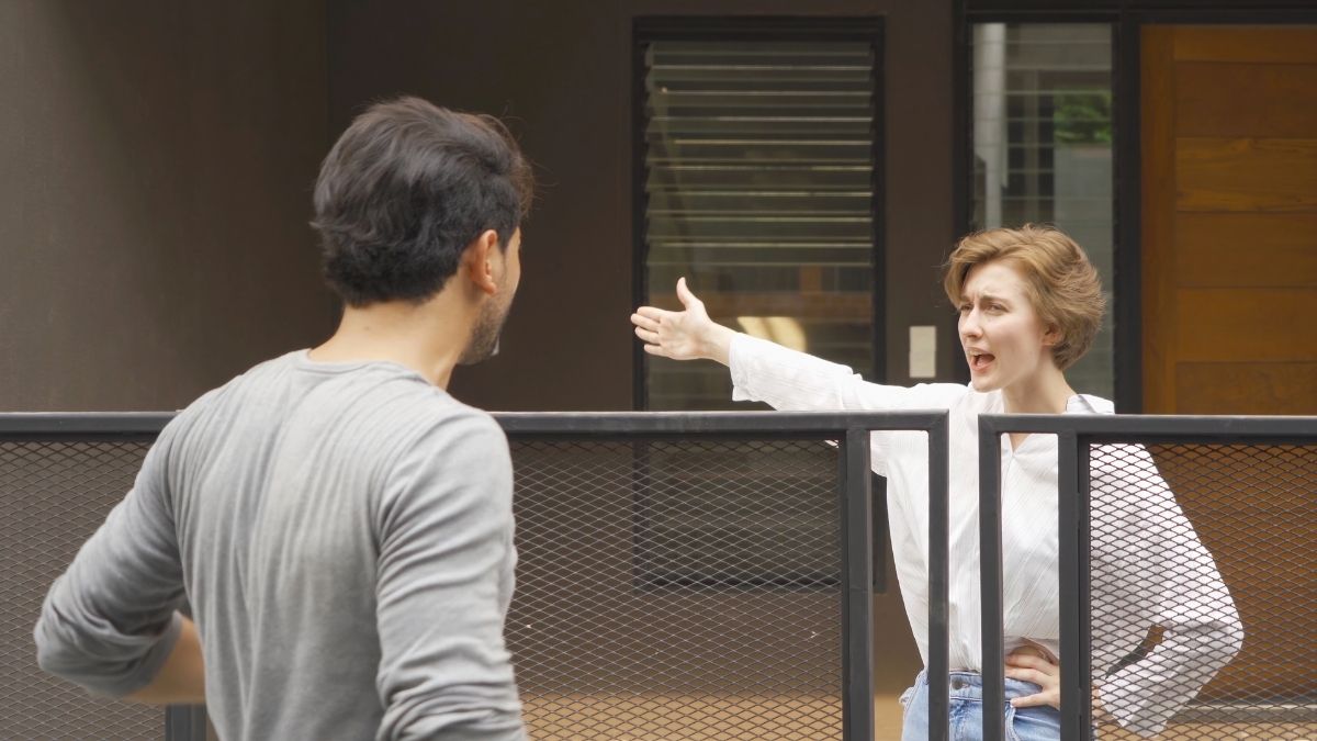 neighbors arguing