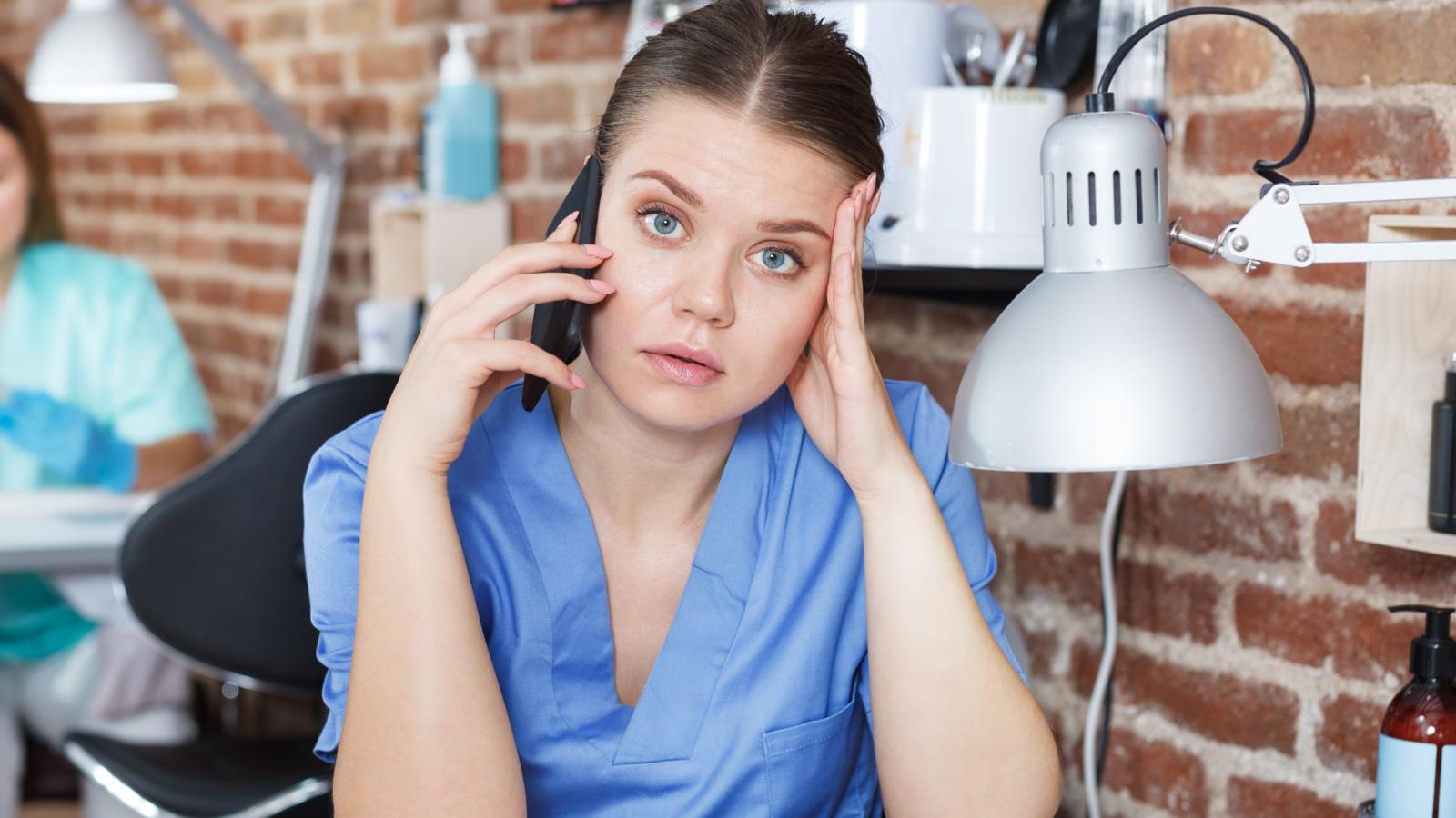 The Manicure Meltdown: How a Receptionist Navigated an Angry Customer’s Hunt for a Specific Nail Tech woman on a phone call