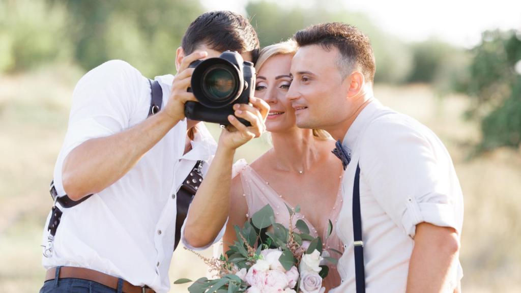 wedding photographer with couple