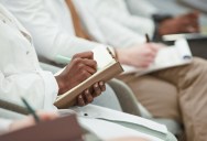 “She Actually Got In”: The Moment a Woman Realized Her Sister Had Tricked Her Into a Medical Career