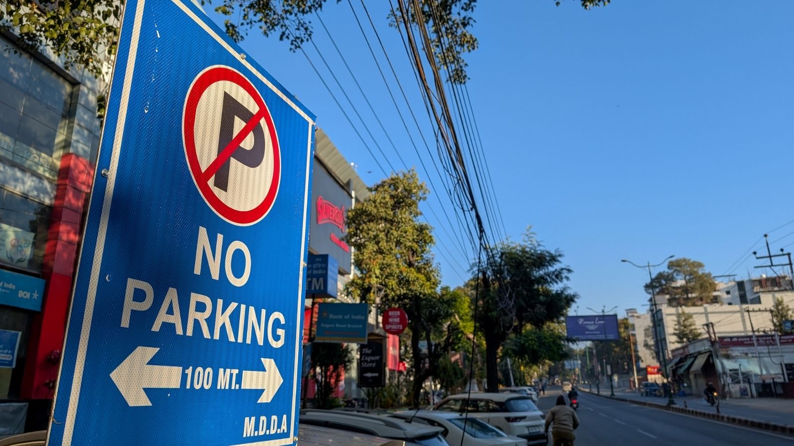 Entitled Driver Demands Construction Worker Move Fence for Her, Gets Slapped With Ticket Instead no parking zone