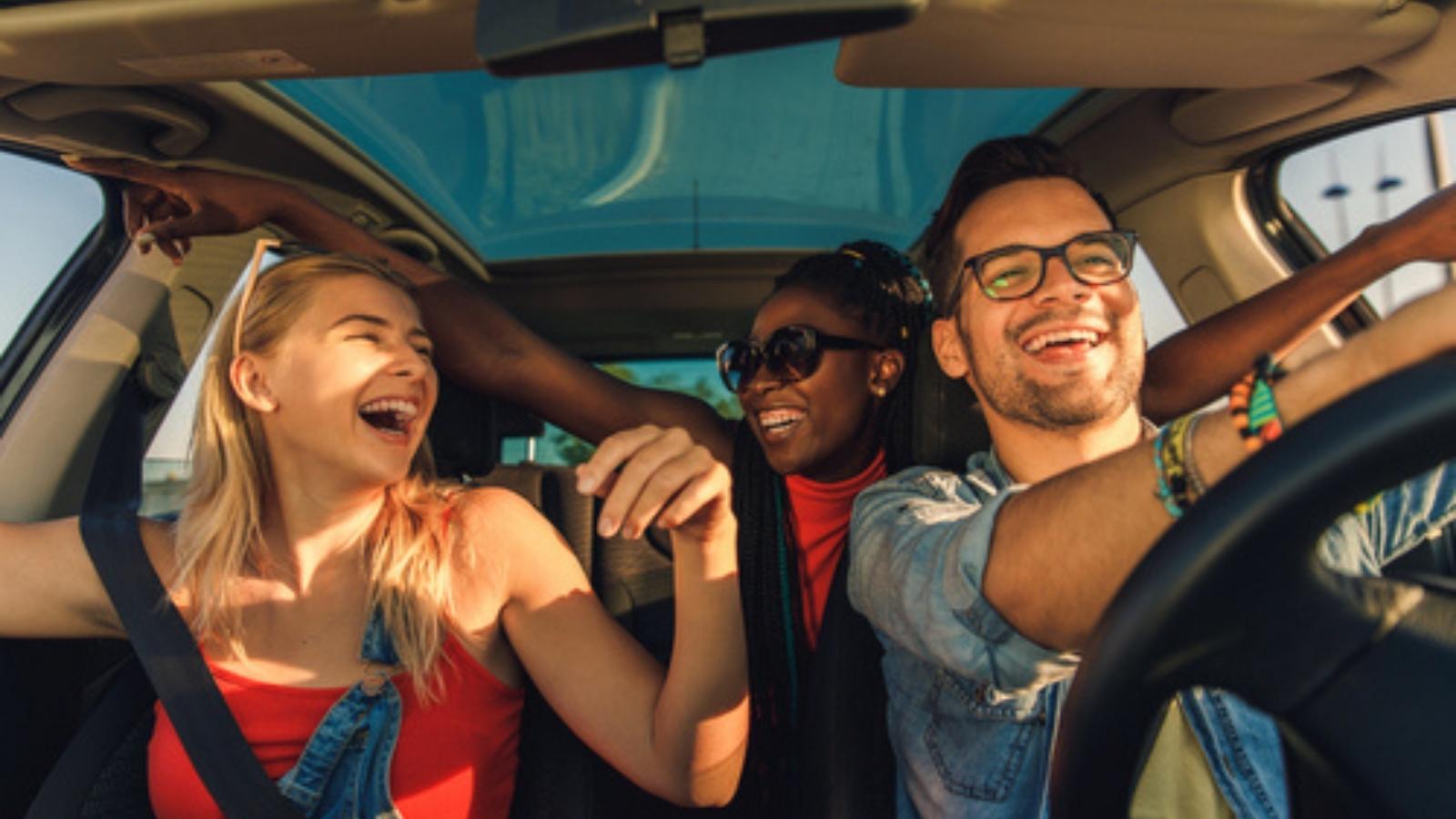 She Didn’t Want to Be Alone in the Car With Him After a Group Hangout, but He Refused to Drive Out of His Way Friends in car