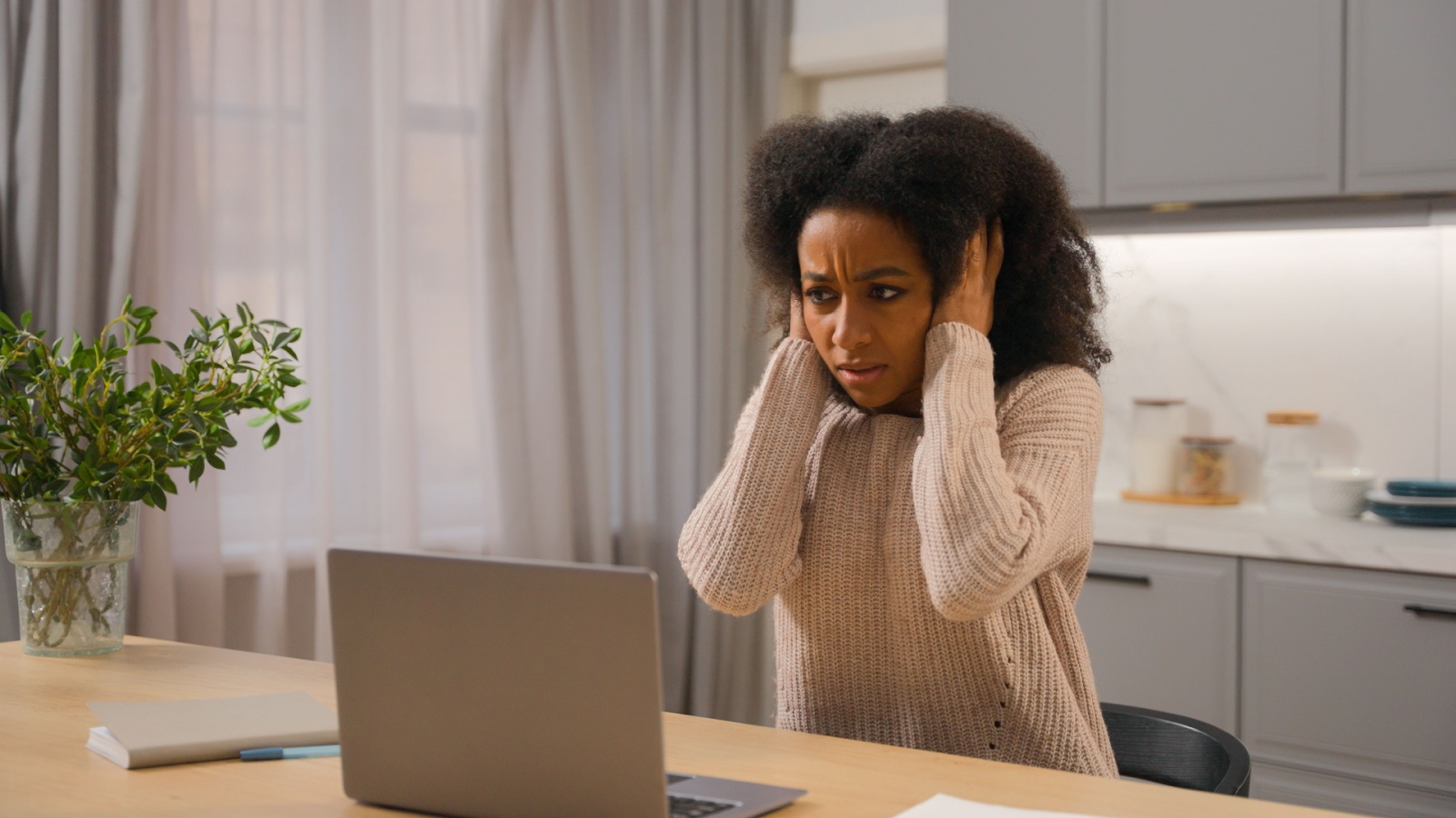 A Woman’s Complaints About Her Neighbors Come Back to Haunt Her at the Worst Possible Time Upset woman