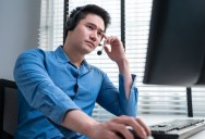 A Kind Gesture During a Laptop Sale Ended in Unexpected Consequences for One Employee