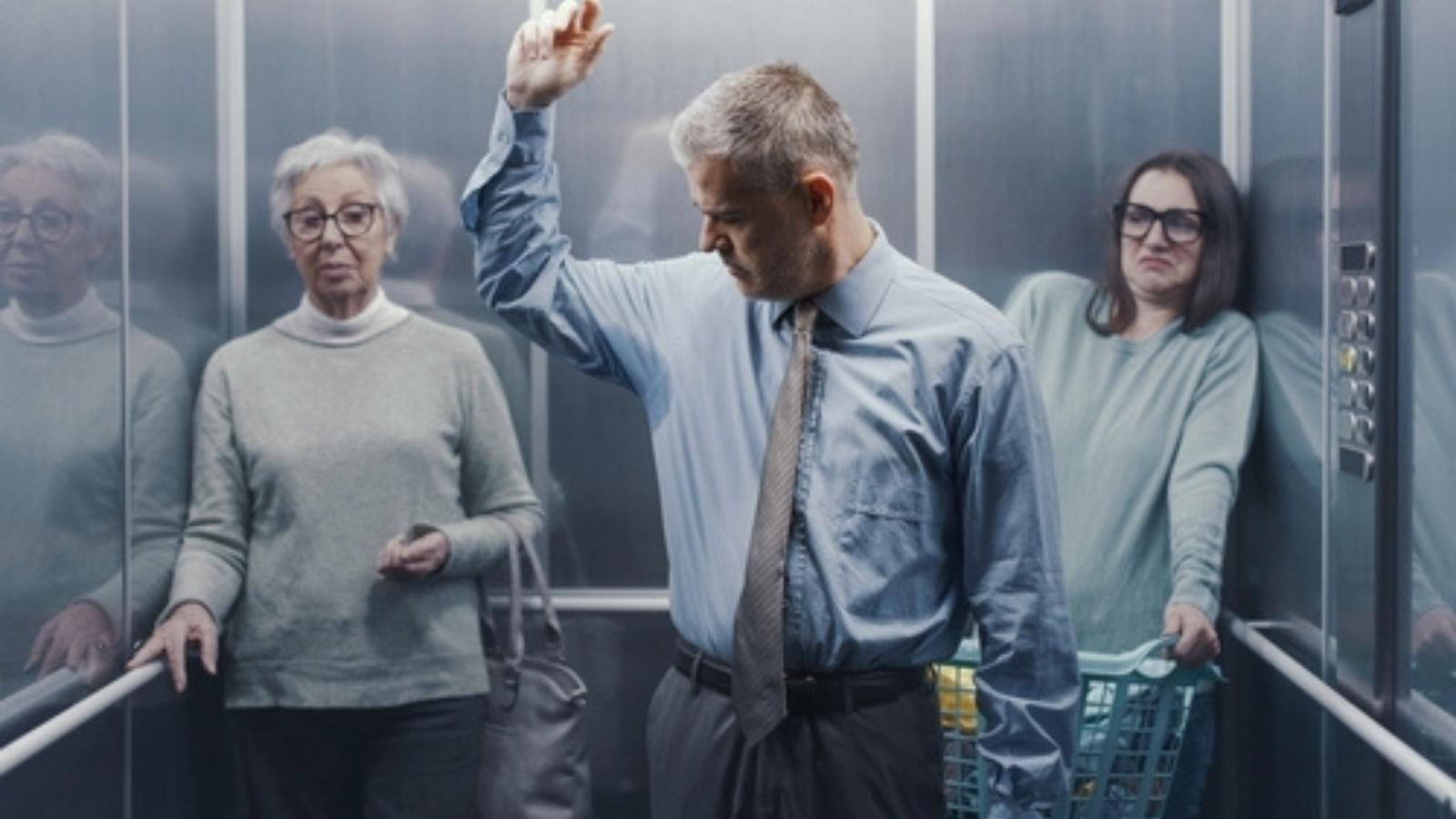 An Awkward Elevator Ride Turns Even Worse After One Neighbor Says What Everyone Else Avoided Smelly in the elevator